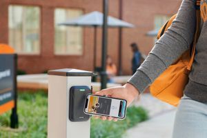 Безконтактна ідентифікація особистості в Apple Wallet за технологією HID Global