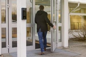 Що потрібно знати про гнучкість відкритих платформ контролю доступу?