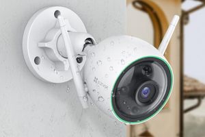 Компанія EZVIZ випустила інтелектуальну бездротову камеру з функцією кольорового нічного бачення