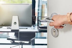 Нове рішення Assa Abloy для захисту службових приміщень від вільного доступу