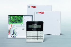 Розширено набір функцій систем охоронної сигналізації AMAX від Bosch