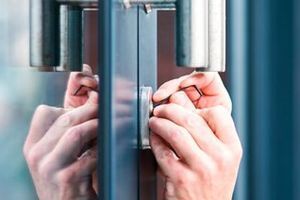 Що шукати в домашній системі безпеки?