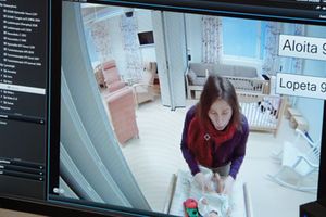 В финской больнице систему видеонаблюдения используют для обучения уходу за детьми